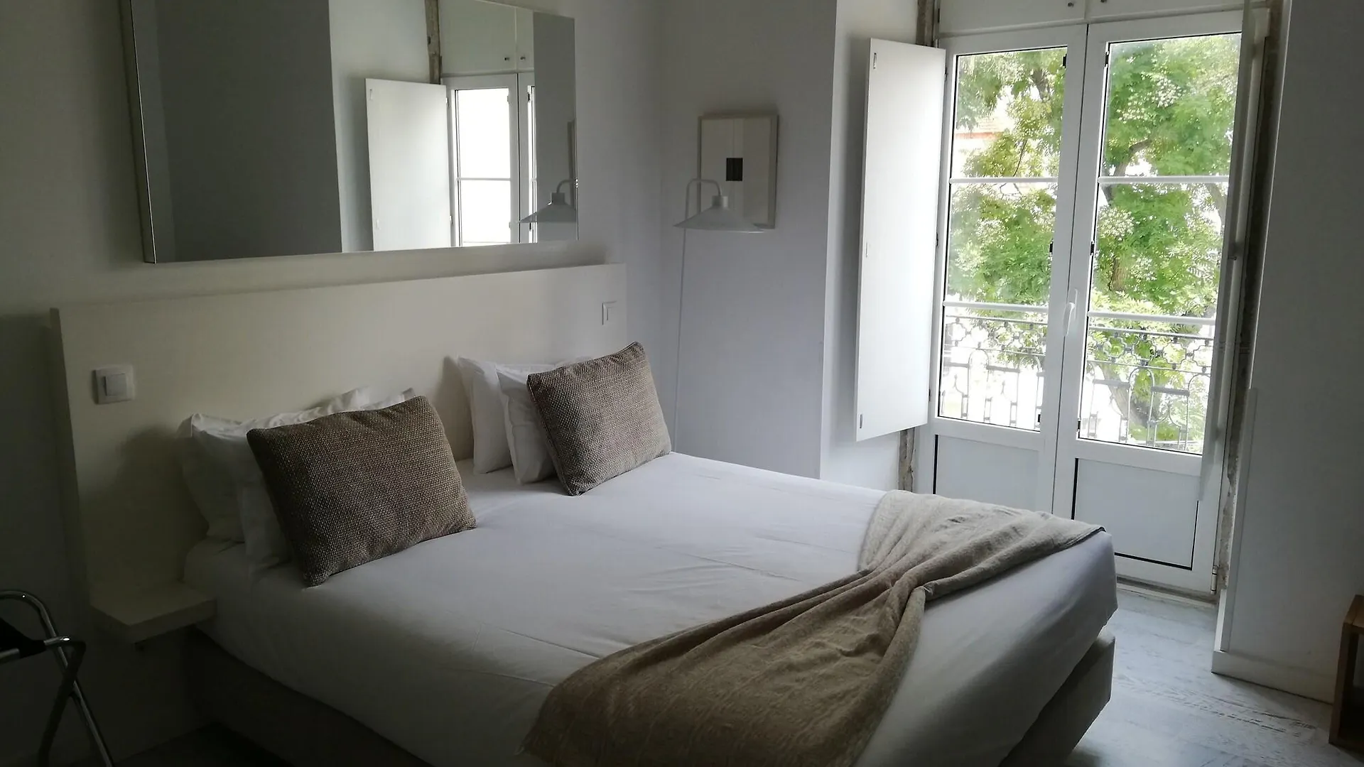 Hello Lisbon Castelo Apartments 0*,